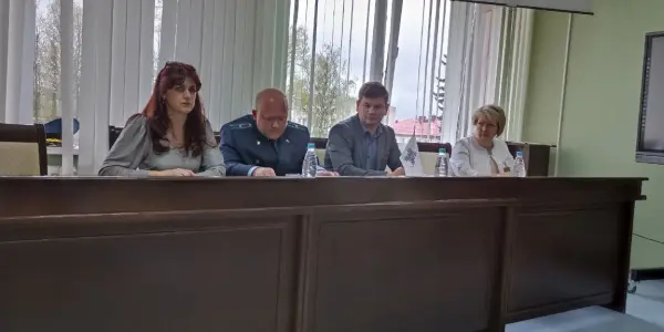 Приём граждан по вопросам, касающимся разъяснений норм законодательства