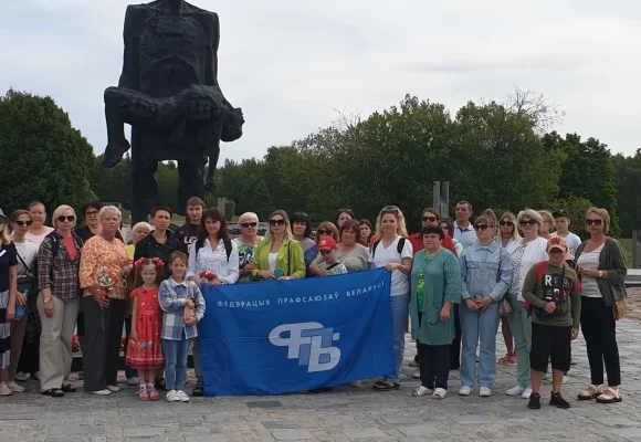 Поездка в государственный мемориальный комплекс Хатынь