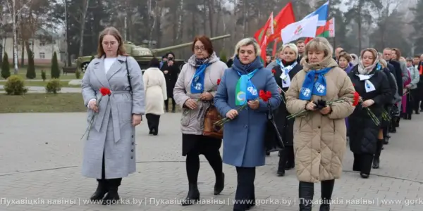 Митинг, посвящённый 107-летию Октябрьской революции