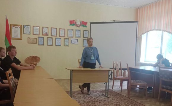 УО ф-л «Червенский строительный лицей» п. Правдинский. Встреча со студентами первого курса в рамках республиканской акции» Безопасное лето».