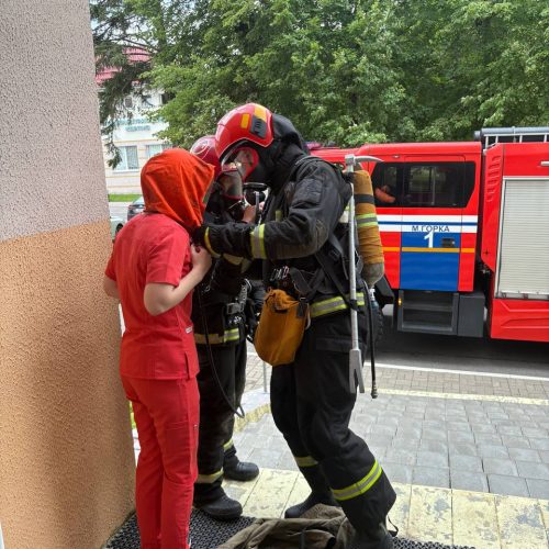 Практические занятия по ГС ЧС и ГО с персоналом «Марьиногорской ЦРБ» при участии аварийно-спасательного подразделения Пуховичского района.