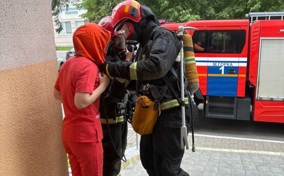 Практические занятия по ГС ЧС и ГО с персоналом «Марьиногорской ЦРБ» при участии аварийно-спасательного подразделения Пуховичского района.