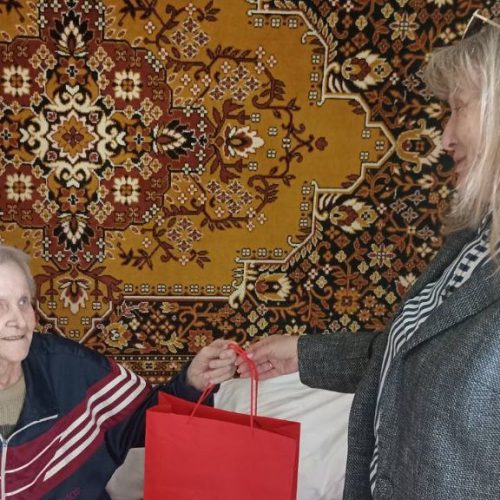 Поздравление ветеранов Великой Отечественной войны с Днём независимости Республики Беларусь