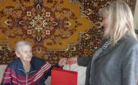 Поздравление ветеранов Великой Отечественной войны с Днём независимости Республики Беларусь