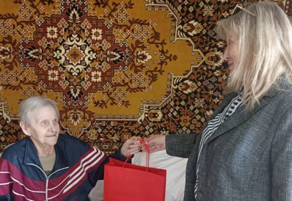 Поздравление ветеранов Великой Отечественной войны с Днём независимости Республики Беларусь