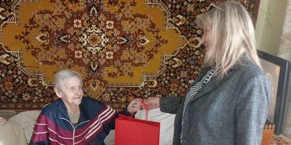 Поздравление ветеранов Великой Отечественной войны с Днём независимости Республики Беларусь