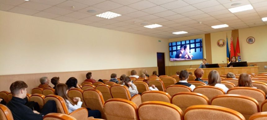 С детьми и подростками проведена встреча на тему «Скажем нет наркотикам. Мы выбираем жизнь без наркотиков» в рамках подросткового клуба «Чердак»