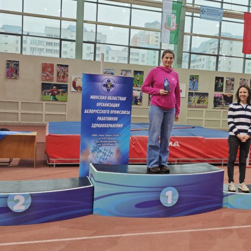 b88f85c9-d73c-42dd-aaa5-1661aa6c28ae Марьиногорская ЦРБ на пьедестале: Елена Леонович — чемпионка в беге на 400 метров