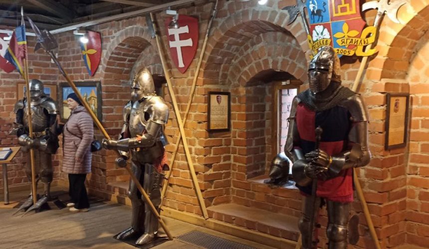 photo_5312039707048872788_y Туристическая поездка по маршруту Берёзовка — Лида — Вольный Мельник