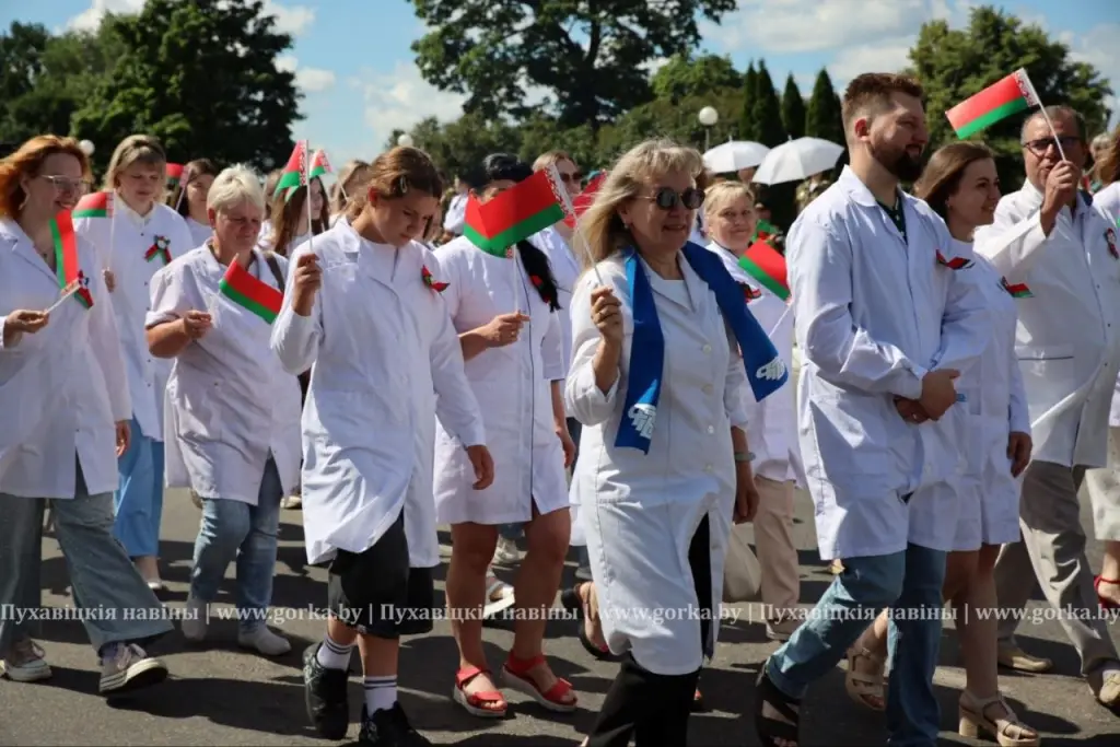 Медицинские работники Пуховщины на праздновании Дня Независимости