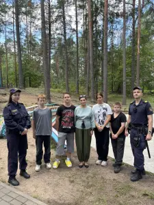 Участники профилактической встречи в оздоровительном лагере Лесная сказка